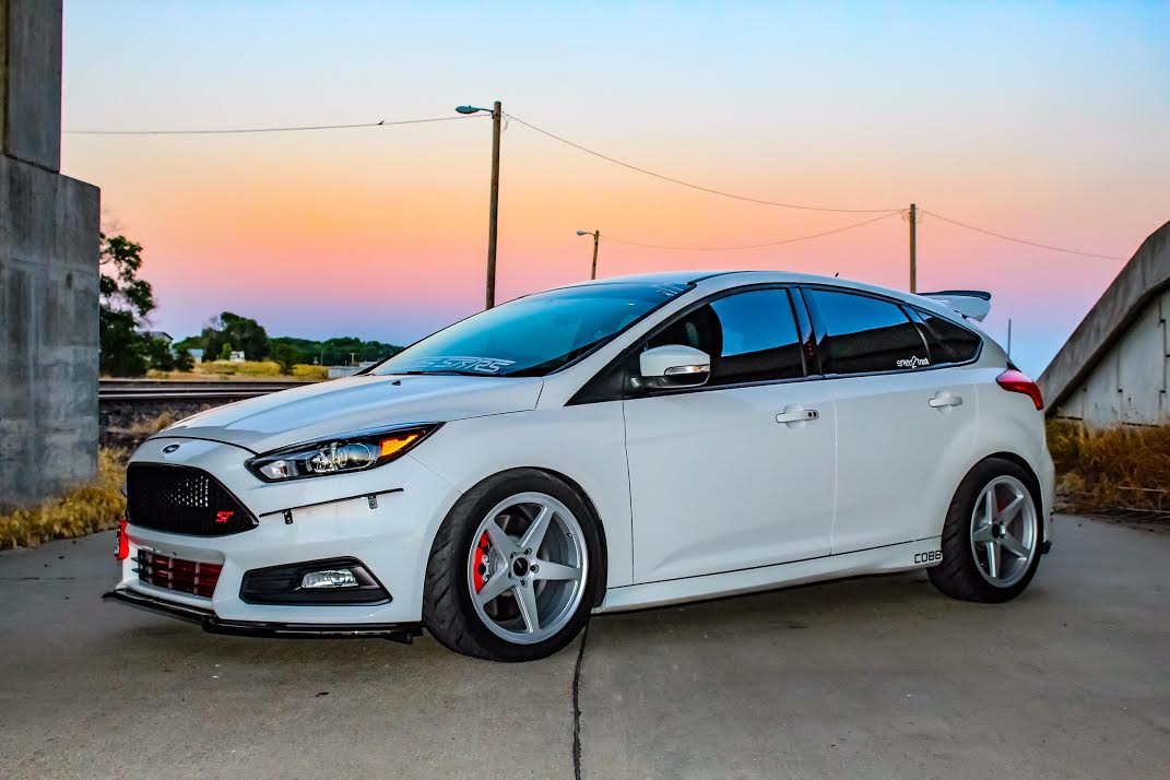 Ambit Wheels RT5 | Ford Focus ST 18x8.5 +35 (5x108)